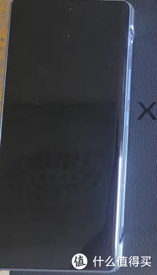     vivo X Fold2：一款充满科技感的折叠屏手机
