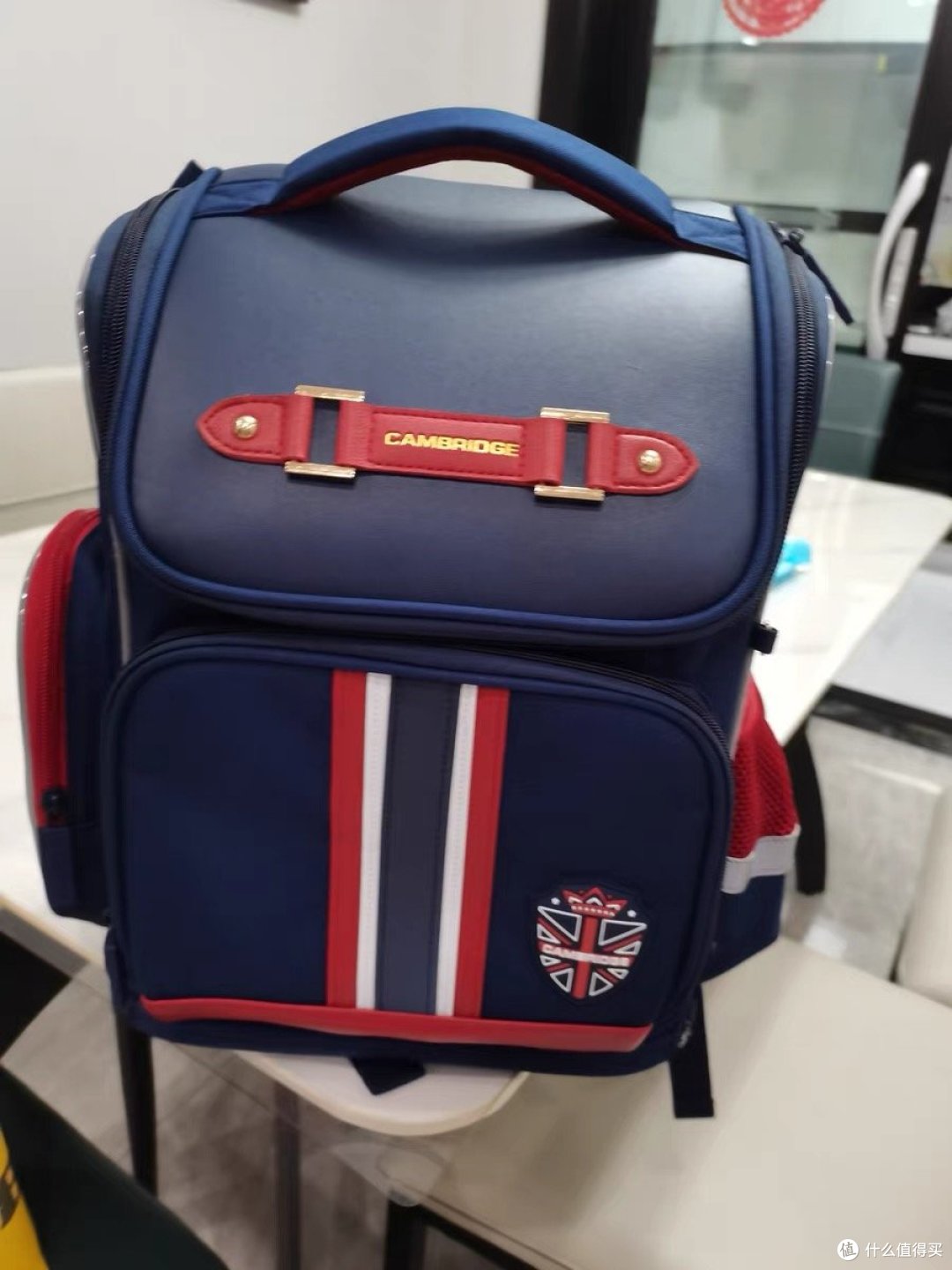 给新入学的小学生买书包