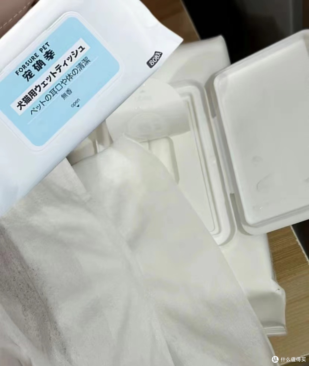 以下是一些宠物专用湿巾的常见用途和优点