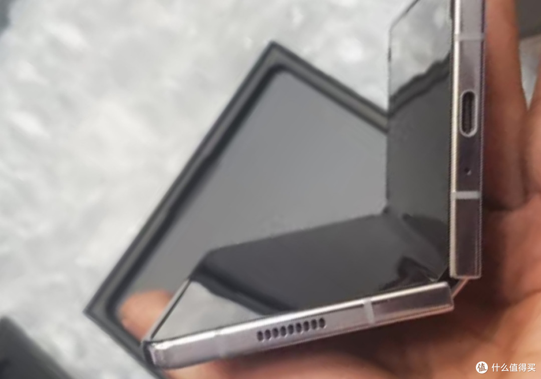 折叠手机分享三星 SAMSUNG Galaxy Z Fold5 超闭合折叠手机