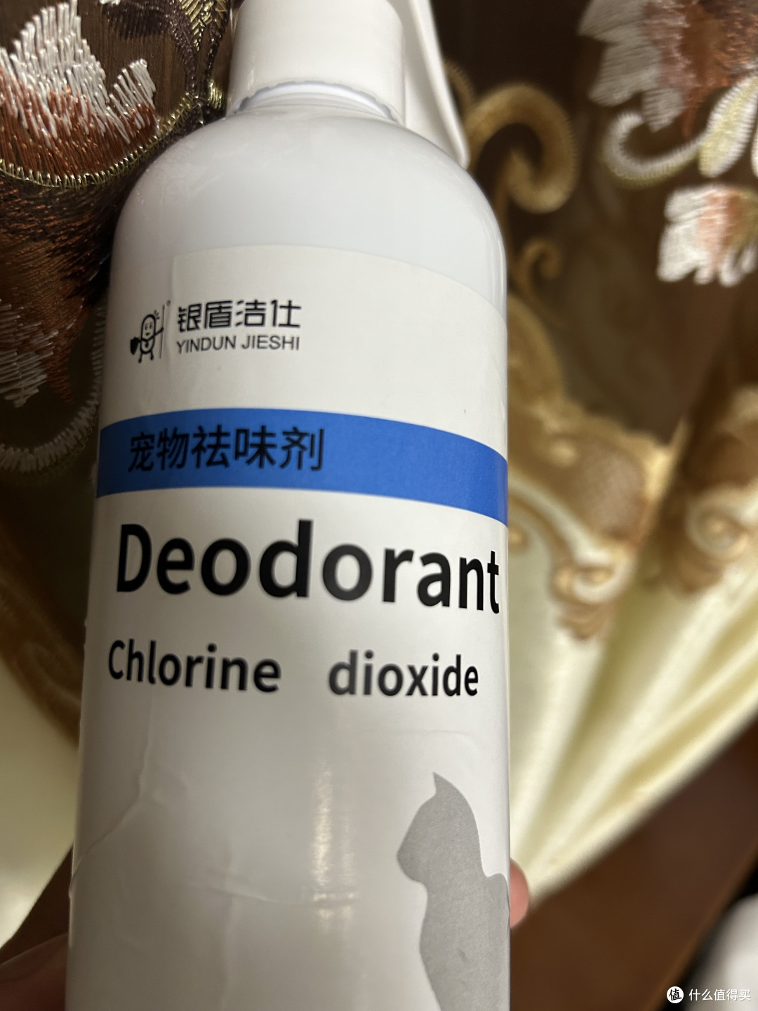 养宠家庭一定要必备宠物除臭剂,这样家里面就不会臭了
