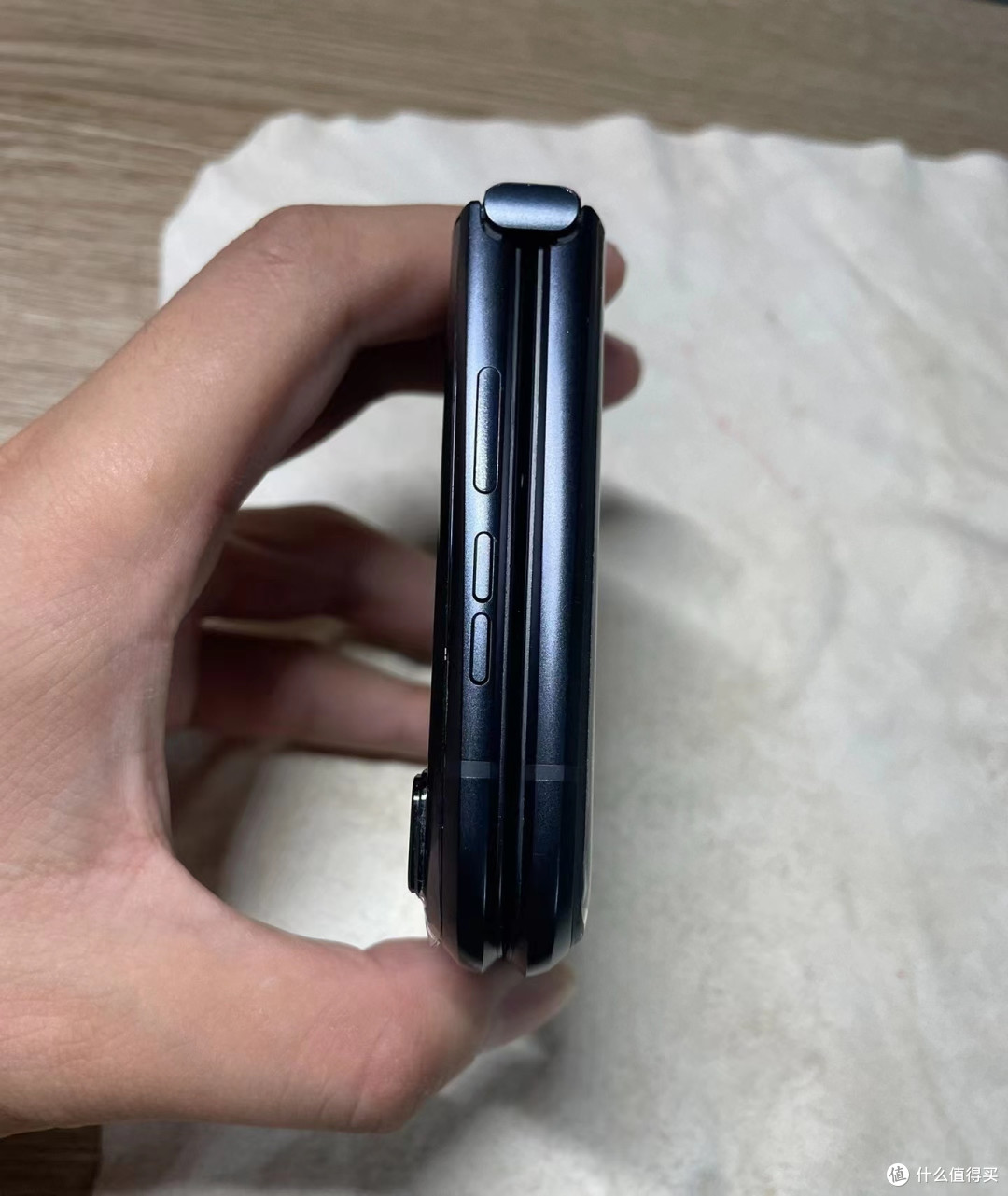 折叠屏手机逼格还是挺高的