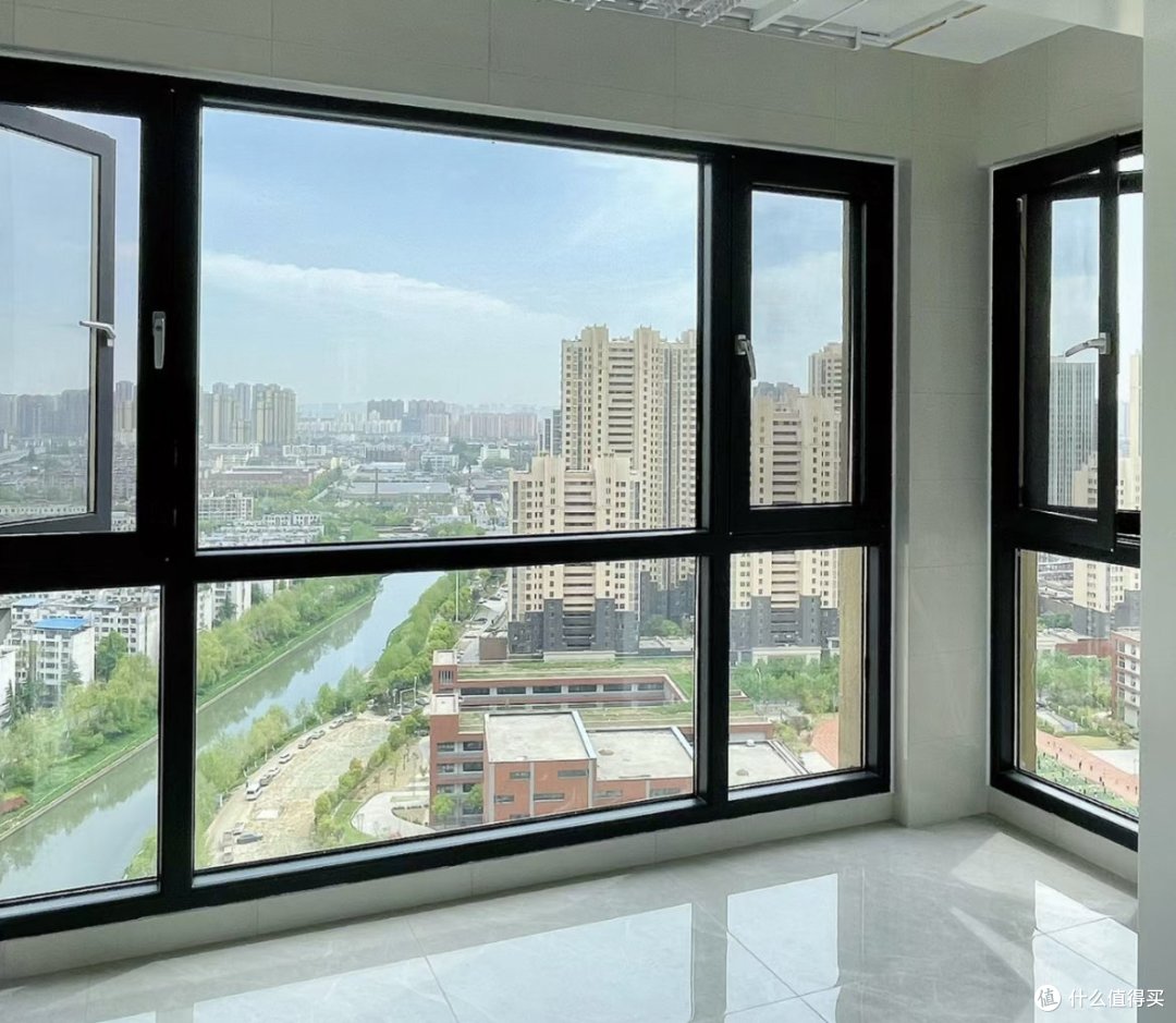 听完内行人的“选门窗”建议:我发现,大多数家庭都被割了韭菜!