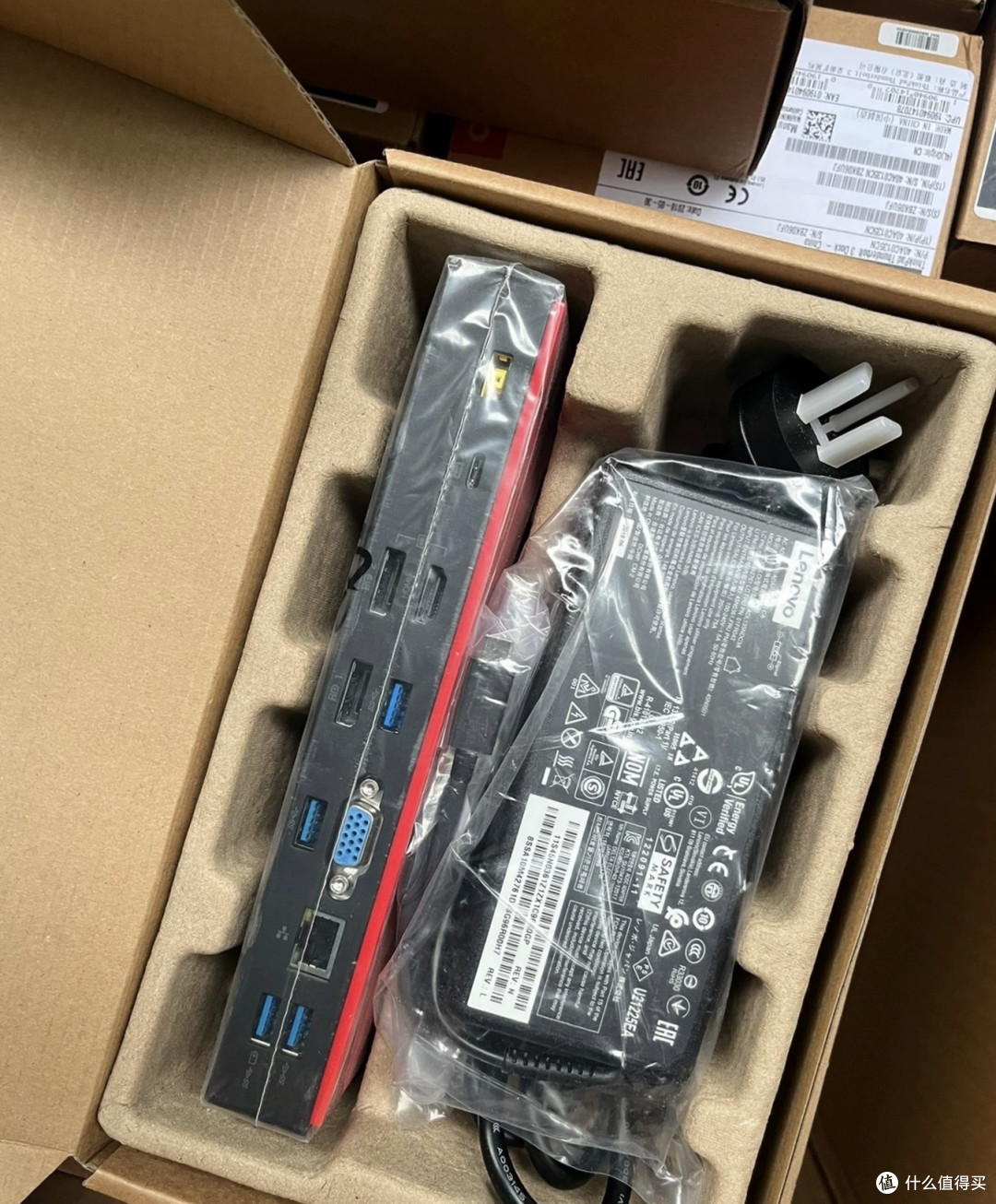 解放你的宿舍和家庭桌面，thinkpad雷电三拓展坞，让创造力无限释放！