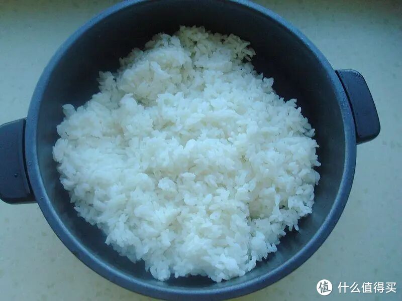 米饭一锅焖出来,锅巴金黄,焦香四溢,超级好做好吃