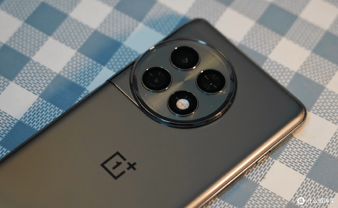 越来越卷?一加Ace 2Pro、红米 K60至尊版对比与优缺点分析!