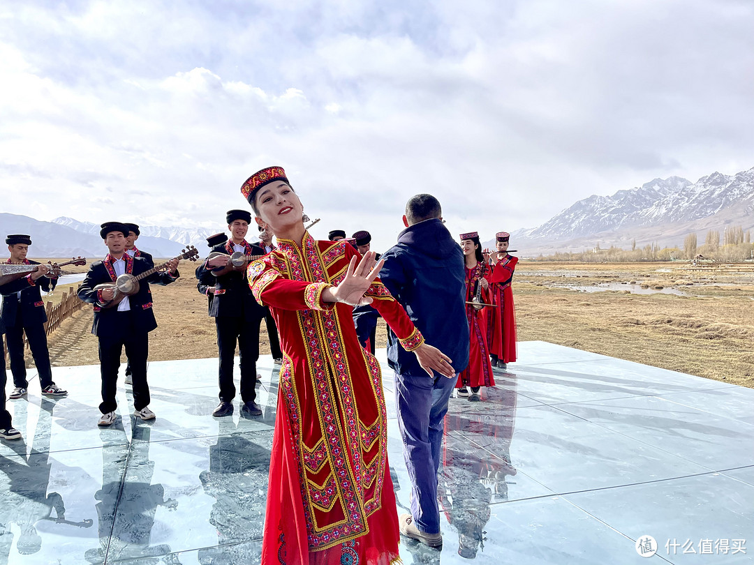 有些景点就是去了后悔，不去也后悔；石头城的最大惊喜：偶遇当地文旅拍摄宣传片，我们蹭了一波很精彩的演出