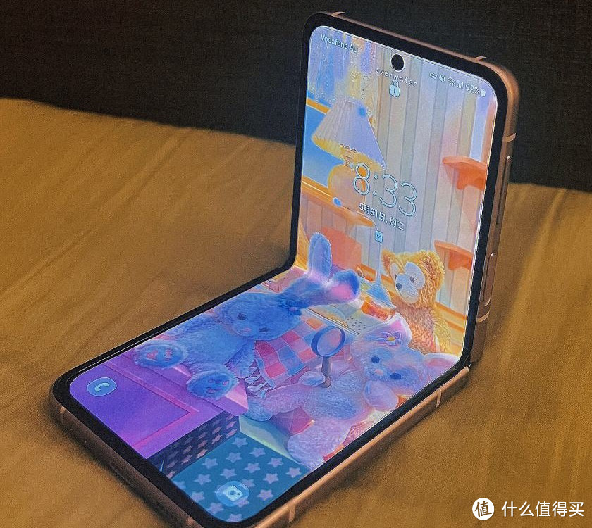 时尚新宠！三星Galaxy Z Flip3 5G折叠手机，让你与明星同款！