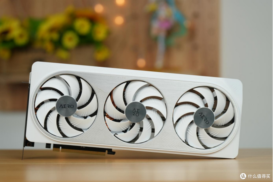 玩AI还得是专业选手！GeForce RTX 4070 Ti AERO OC 12G简评