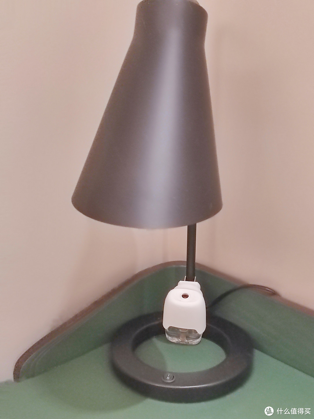 装饰台灯这种家用小电器维护起来很简单，使用起来体验也不错