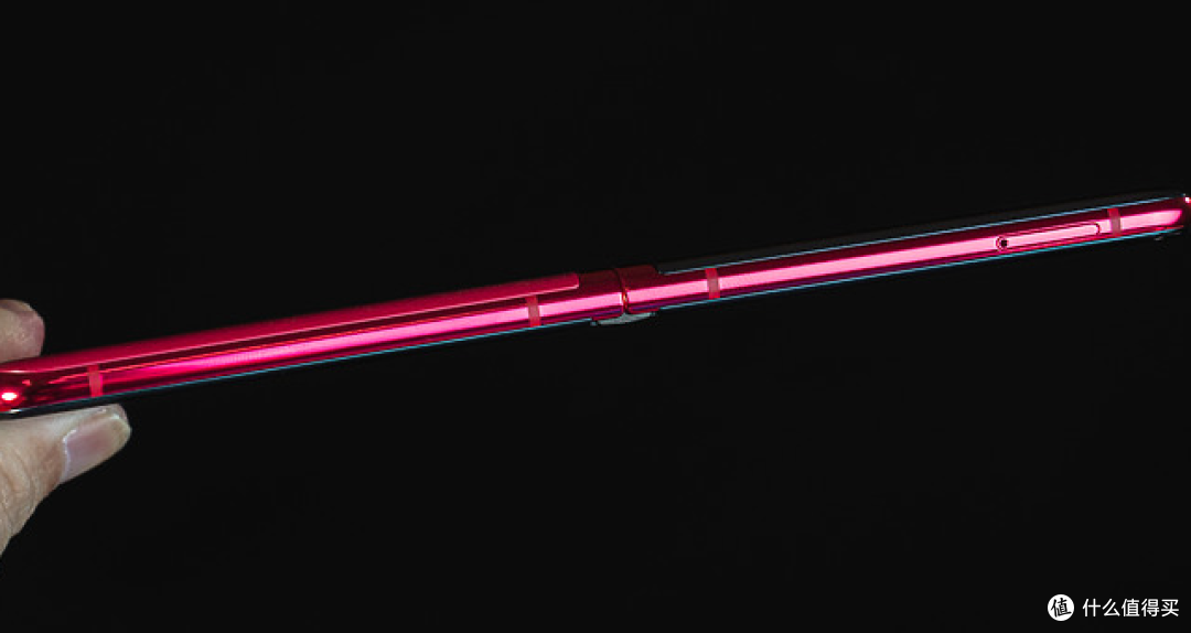 摩托罗拉 razr 40 Ultra 折叠轻巧大视界
