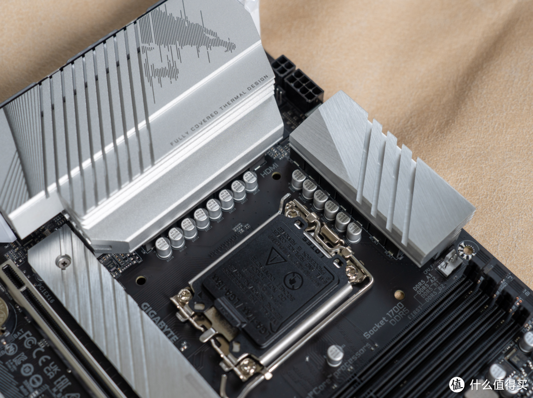 四槽8000C34!技嘉D5黑科技加持,这块千元B760主板太香了