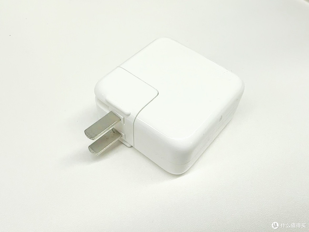 iPhone15被曝支持30W快充?这家企业率先放大招,全球首发300W桌面充电器!