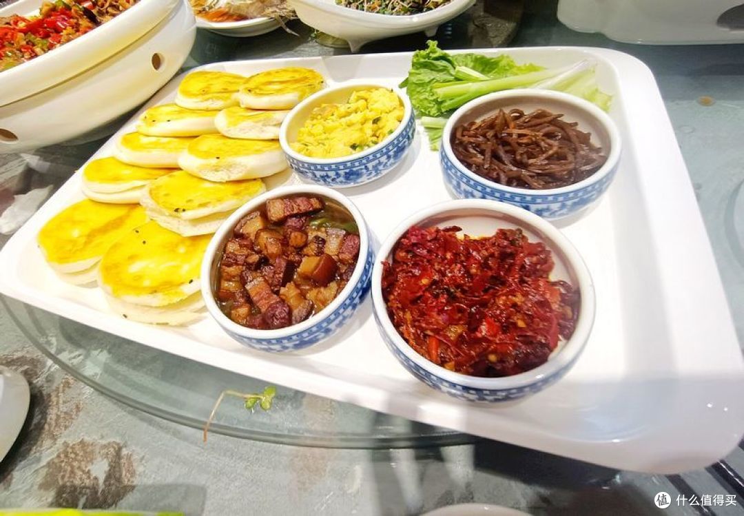 这桌升学宴,是家长对孩子升学的用心,20多道菜,根本吃不完