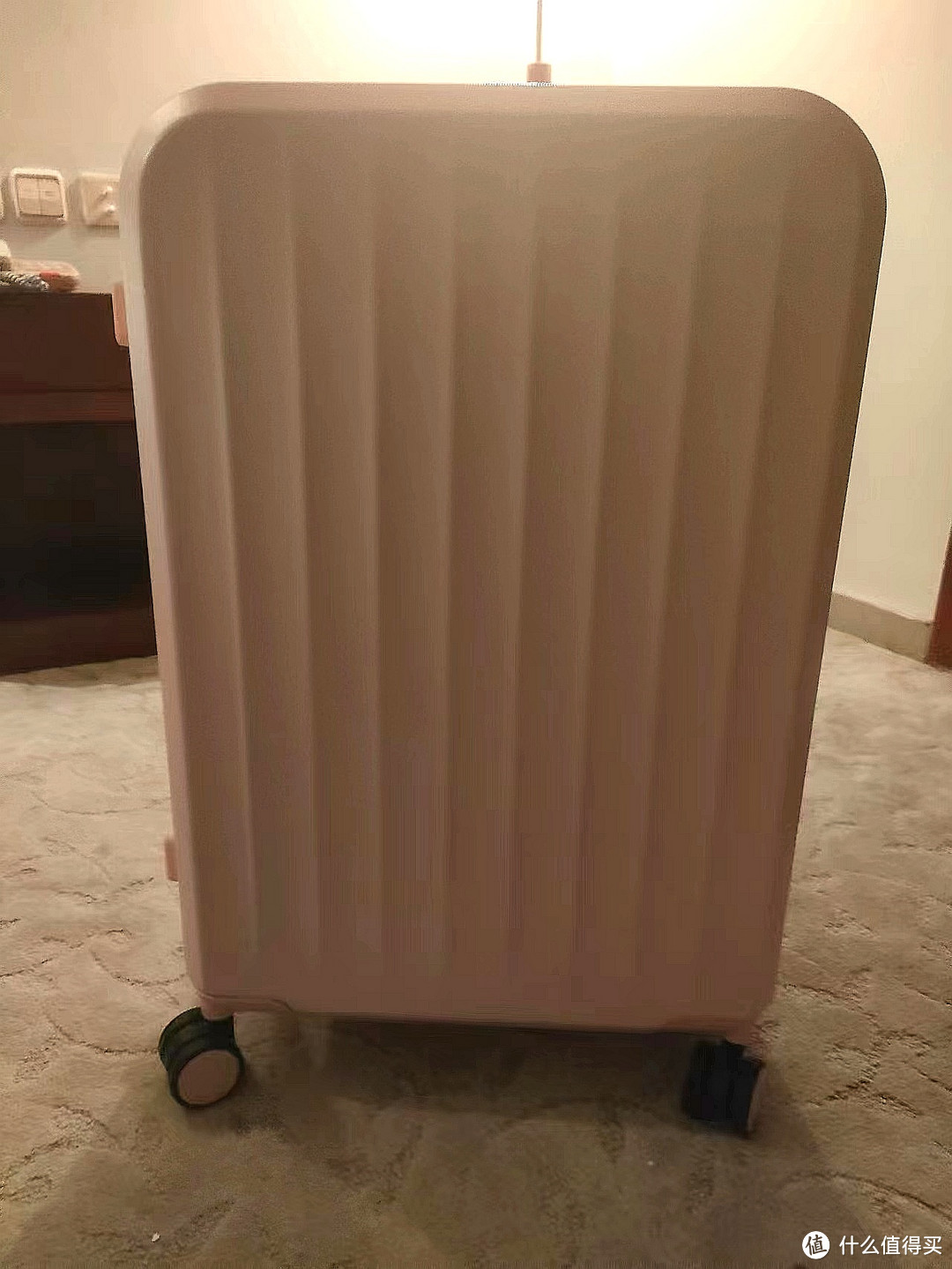 买了一个超级可爱的行李箱