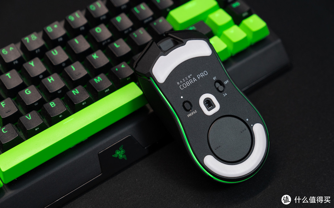 小手玩家不将就，轻量化旗舰新选择RAZER COBRA PRO雷蛇眼镜蛇专业版