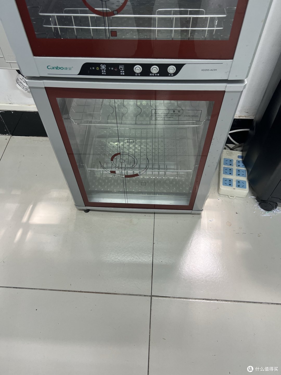 家里要备一个厨房用品消毒柜,但一定要定时保养!