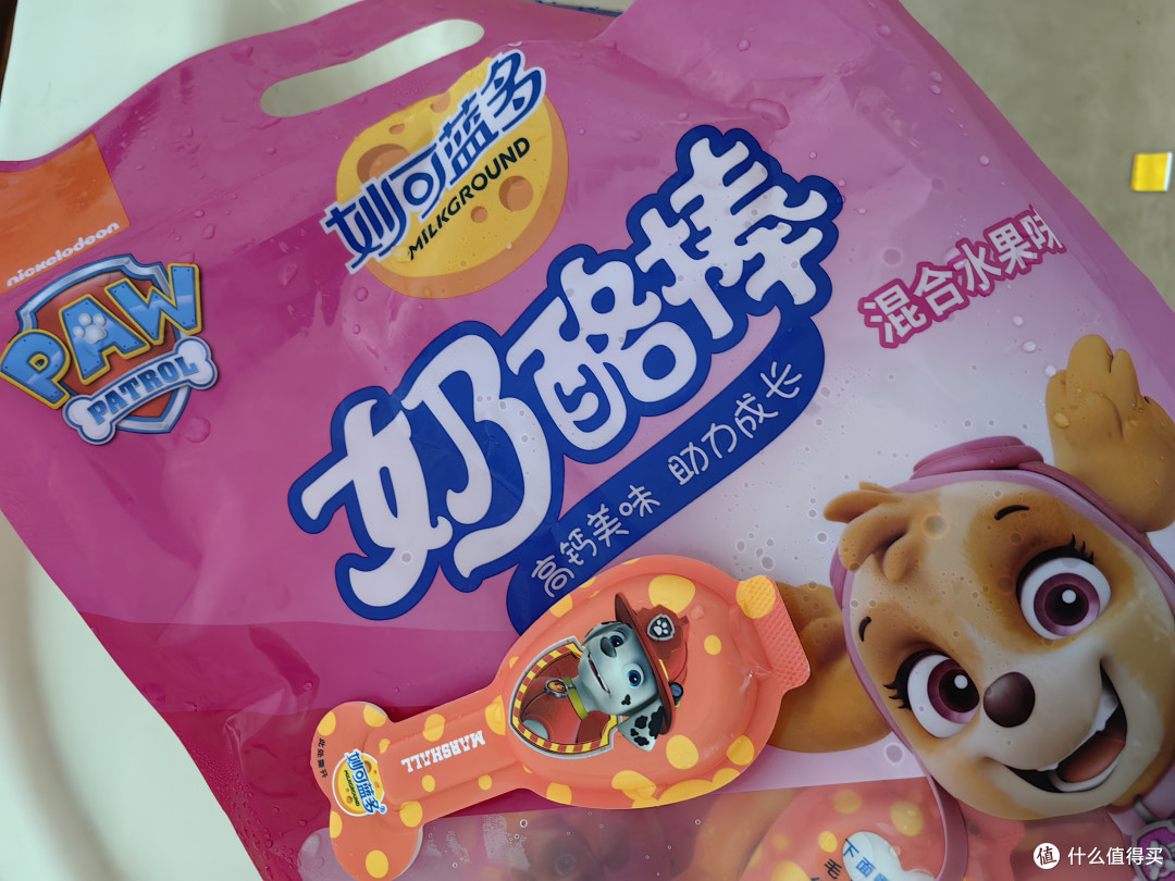 一根奶酪棒，让你感受到浓郁的奶香和融化的口感！