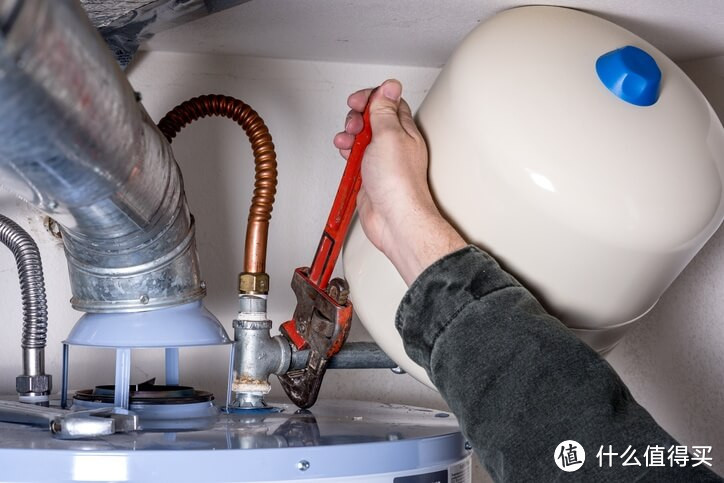 专业技巧教你轻松维修家用热水器，省下维修费用！