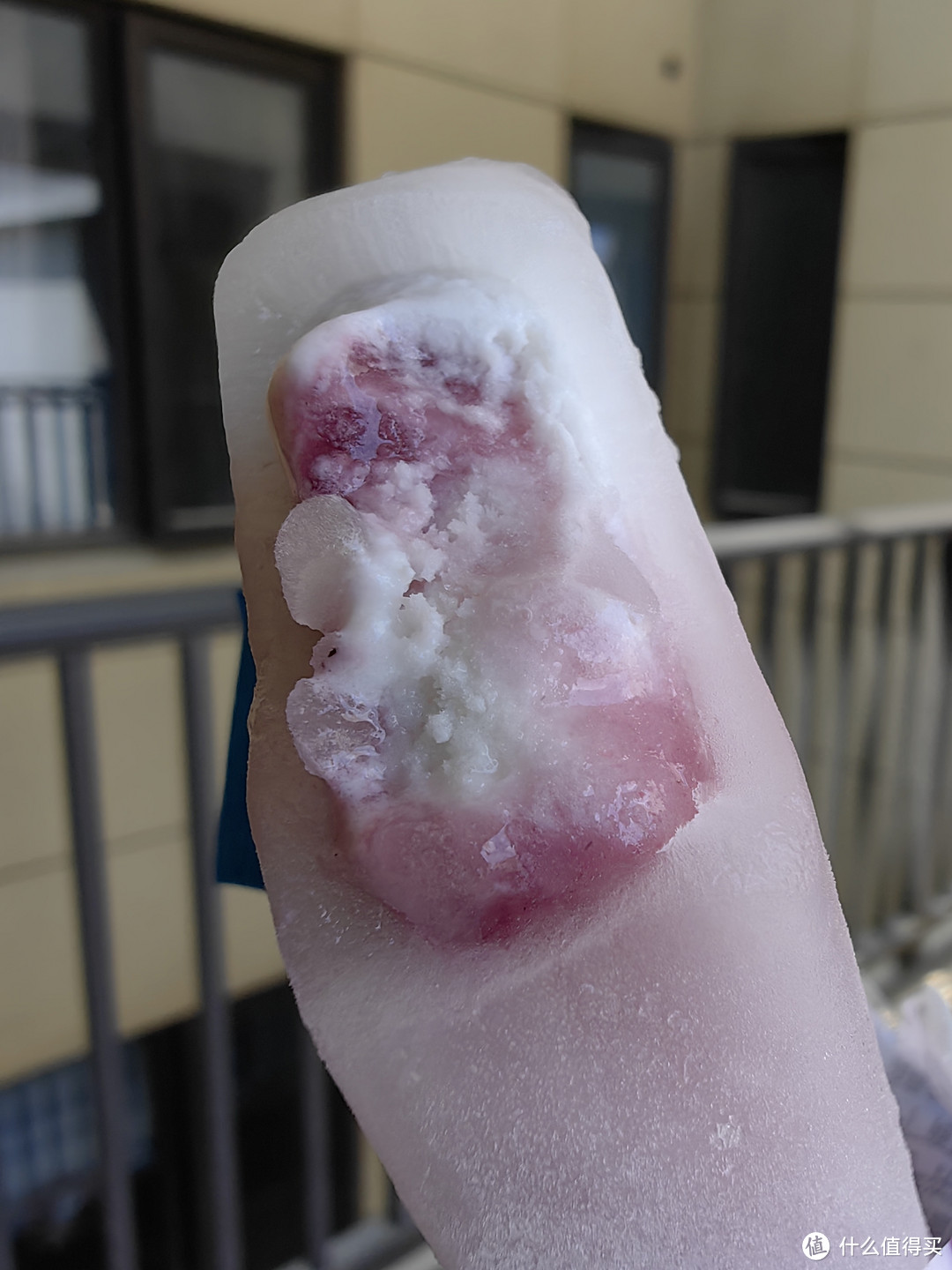 蒙牛冰+蓝莓酸奶口味棒冰，夏日必备的清凉滋味