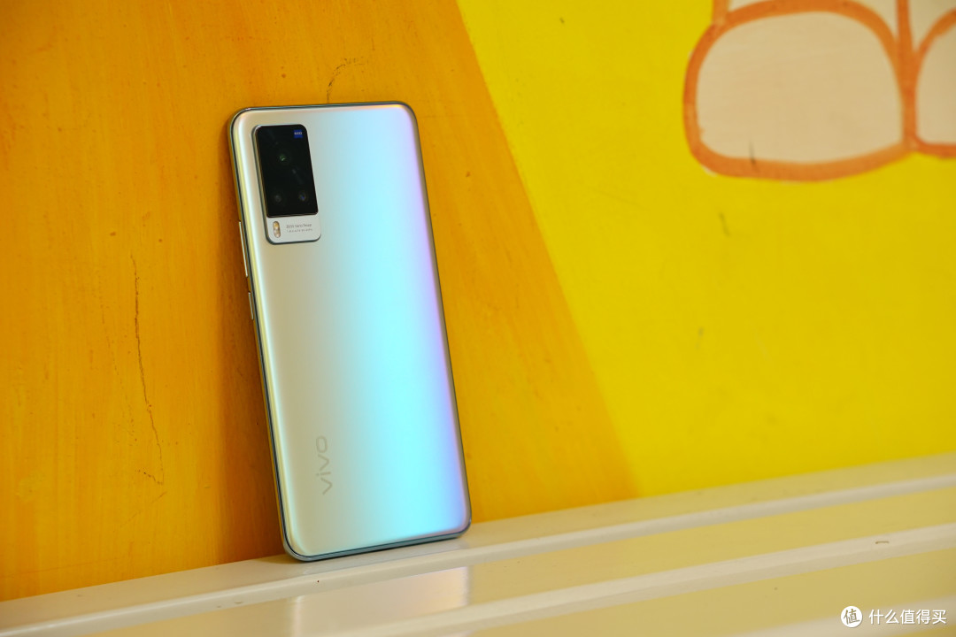 蔡司联名首秀,中杯也有高端梦?——VIVO X60