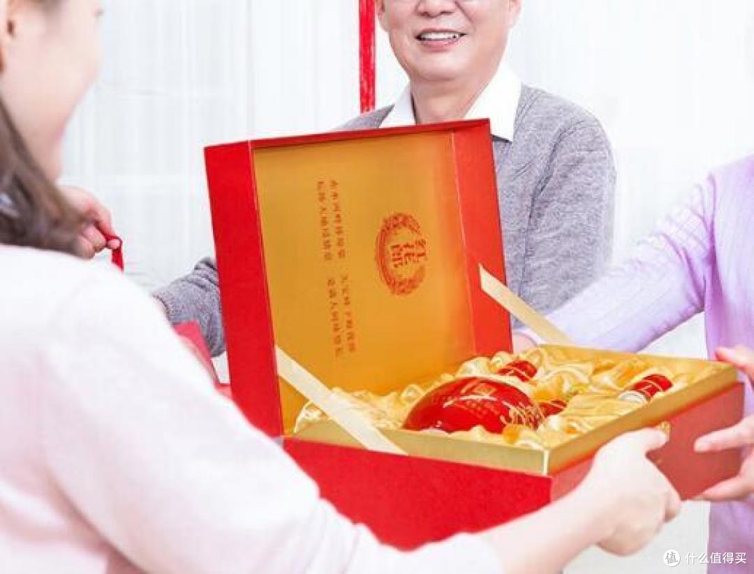 红花郎十五,酱香典范,瓶身喜庆又好看,非常适合欢聚的日子哦!