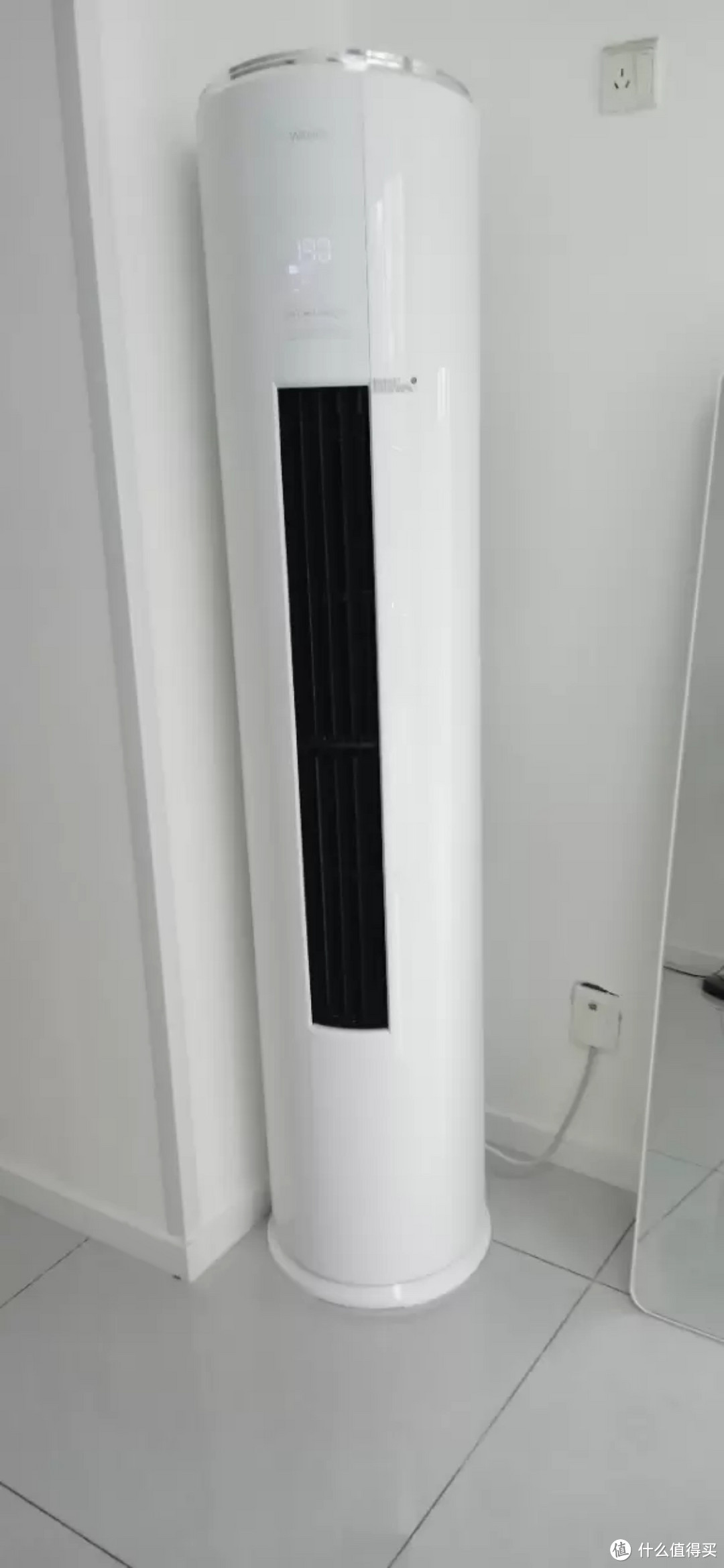 华凌立式空调柜机：风量更大，制冷效果更佳，摆位低效果好
