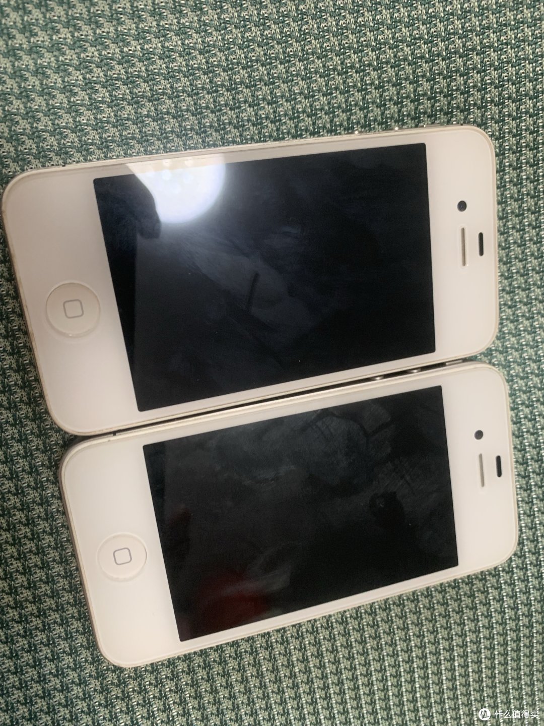 如何用两个iphone4自己做了一个折叠屏手机?