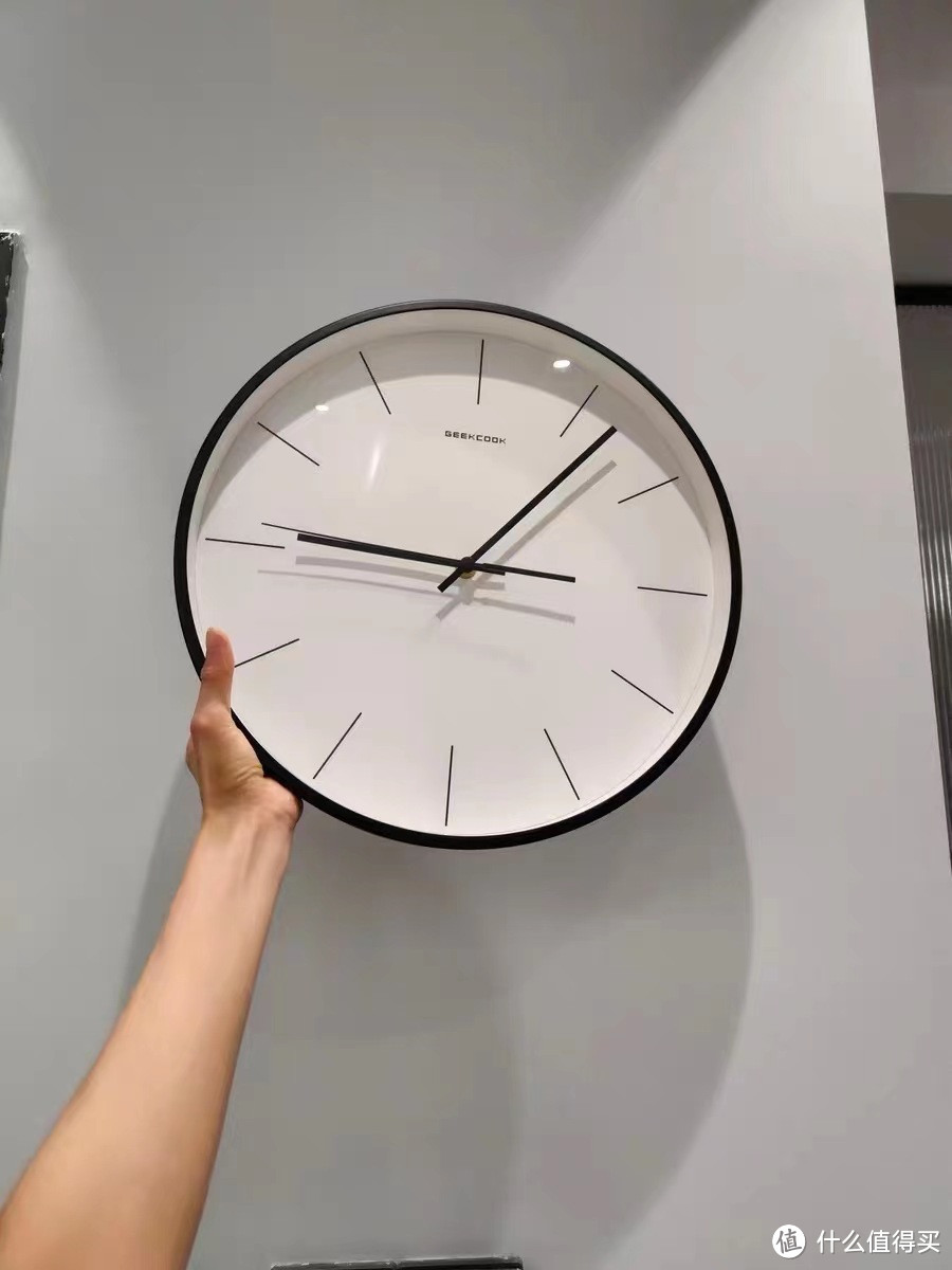 北欧极简挂钟高级感ins客厅现代简约家用时钟挂墙静音钟表