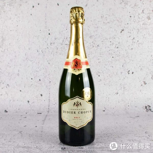 前员工爆料一香槟生产商使用二氧化碳造假180万瓶假香槟
