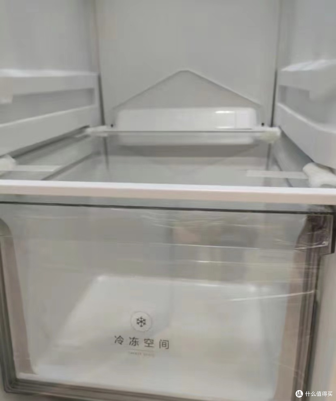 以下是关于美的双开门冰箱的一些信息