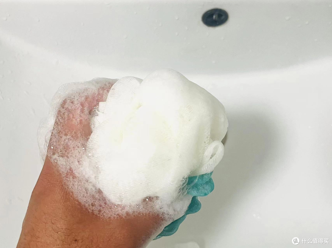 清爽男人味,甄沐雪松沐浴露不紧绷又清香