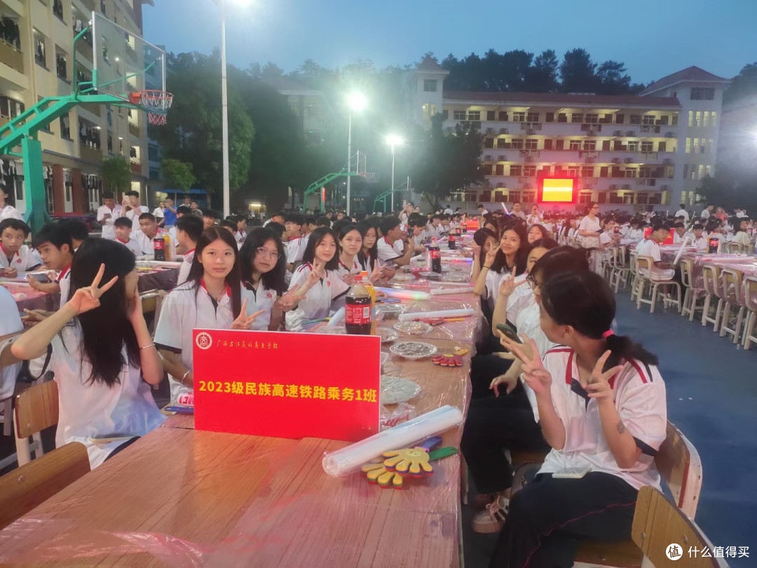 小朋友多多交流才好呢