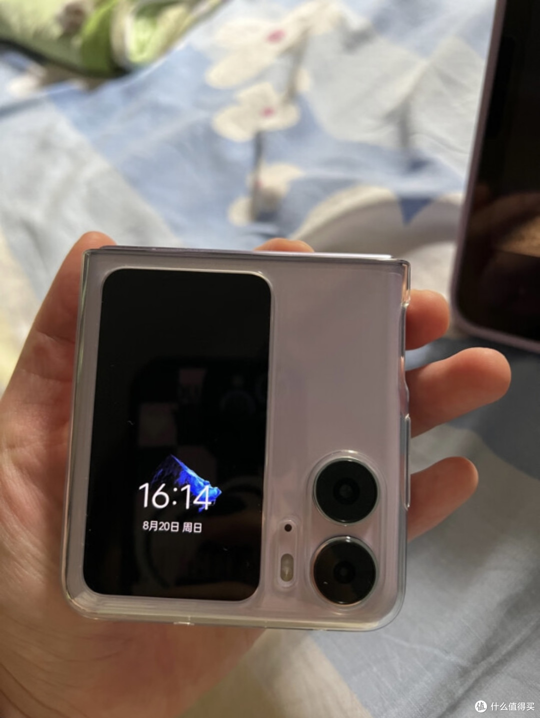 超酷便携】OPPO Find N2 Flip:翻盖手机新时代!