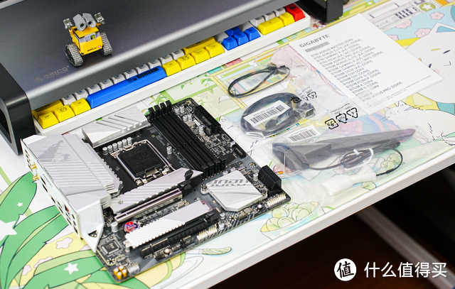 四插槽主板内存可超8000！技嘉DDR5黑科技显神威——新版技嘉B760小雕WIFI主板上手