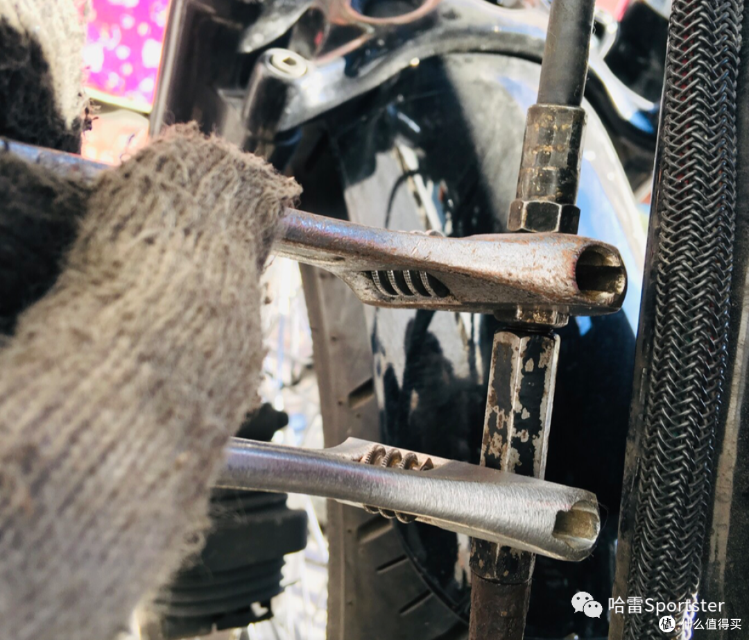哈雷Sportster车型离合线更换方法