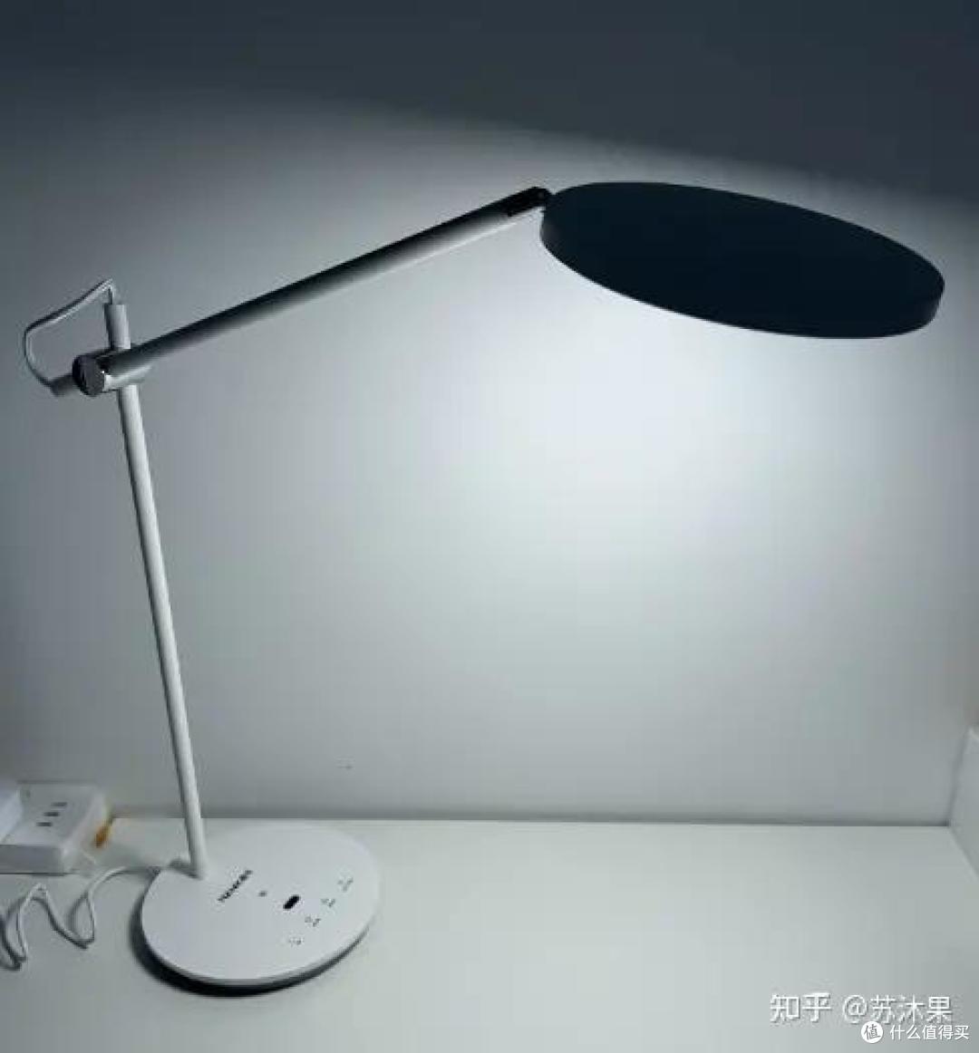 护眼灯选购攻略:护眼灯怎么选?护眼灯是智商税吗?南卡L1护眼灯实测