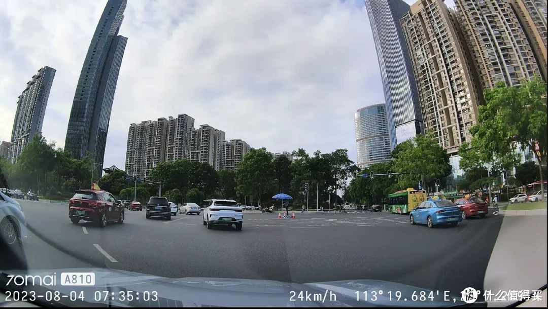 超清影像，索见不凡：70迈行车记录仪A810体验