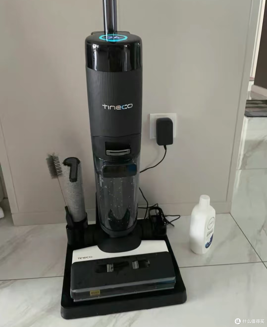 以下是添可洗地机(地宝)的维护指南,以保证其良好的性能和寿命