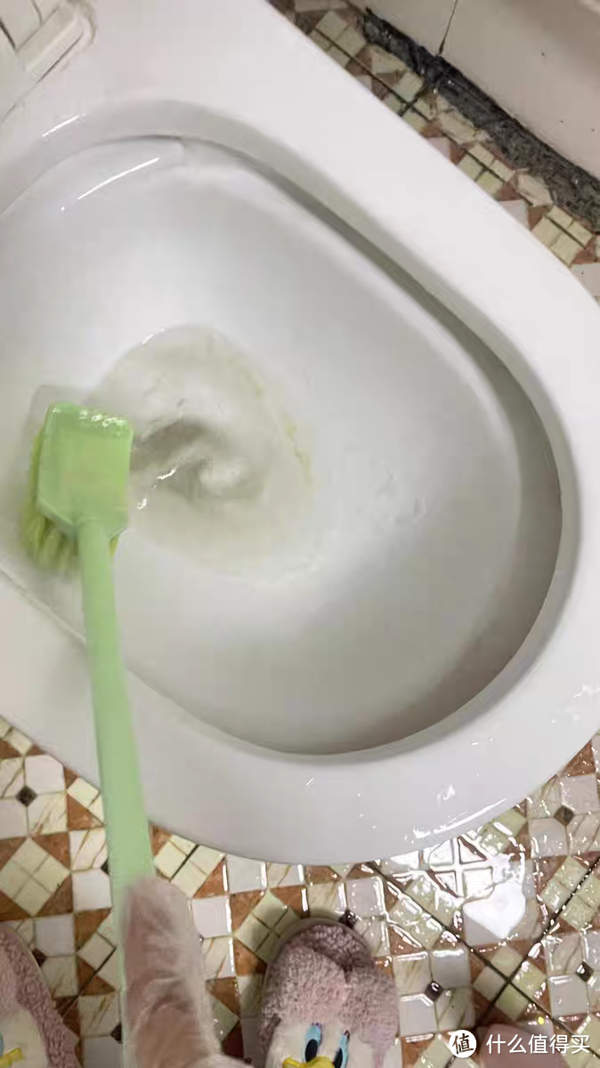 酒店清洁秘籍:家用马桶蹲厕清洁剂的神奇力量