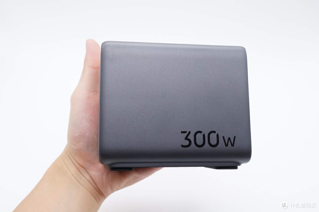 PD 3.1 闪充湃,开启闪充新时代,绿联闪充湃 300W 氮化镓充电器评测