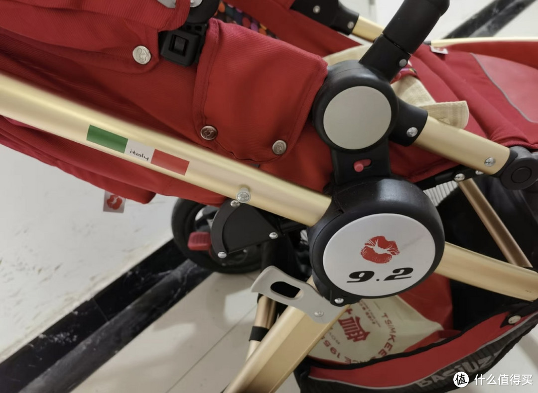 婴儿推车哪家强？这款神器不仅轻便还能自动滑行!