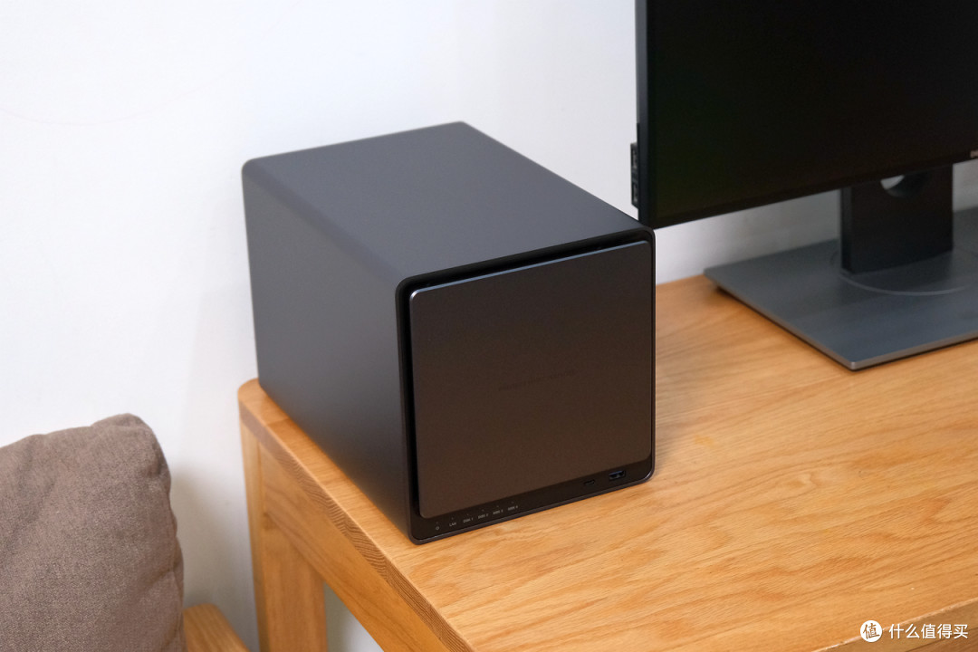 轻松搭建私人数据中心，绿联 DX4600 Pro NAS 教你玩