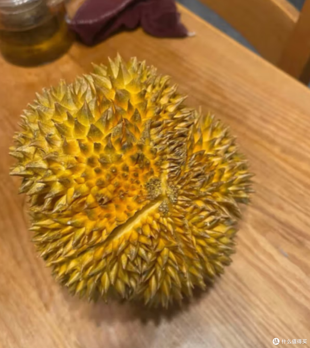 在这个炎热的季节了我最喜欢吃榴莲了