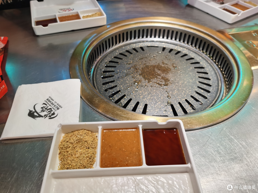 夜宵之选齐齐哈尔烤肉,酸菜配肥牛真的嘎嘎香