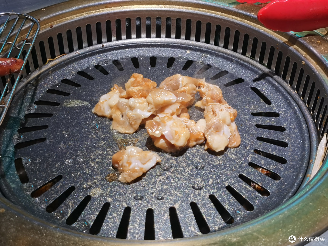 夜宵之选齐齐哈尔烤肉,酸菜配肥牛真的嘎嘎香