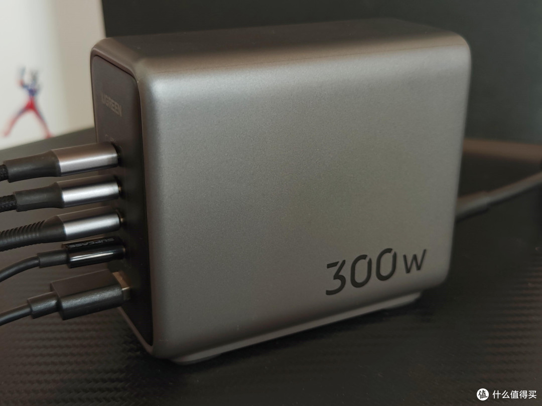 新品:绿联300W氮化镓桌面充电器实测,打通行业充电功率任督二脉!