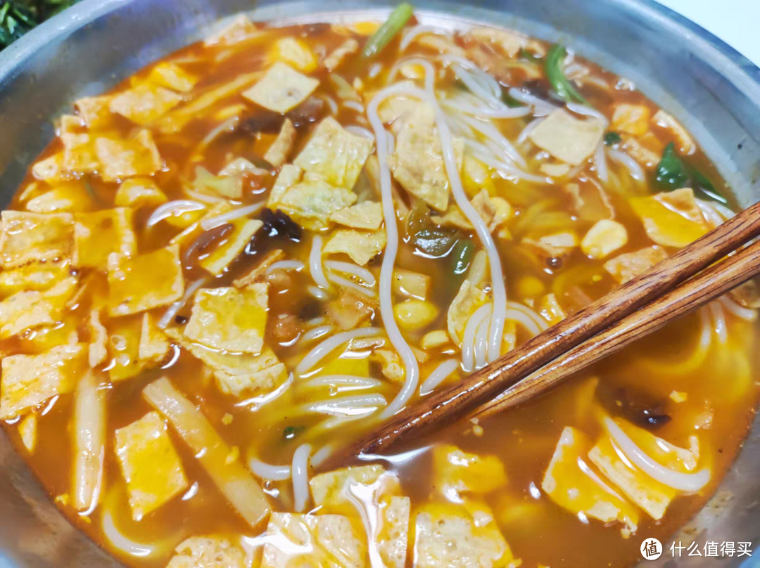 不想做饭?李子柒螺蛳粉夏日必备,轻松满足你的胃