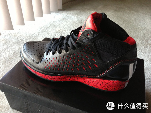 穿上 Adidas D Rose3，让你成为最酷的崽!