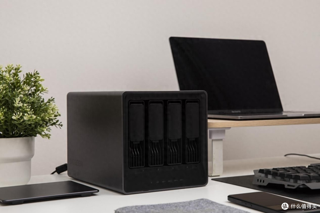 绿联 DX4600 作为专业 nas 有哪些的优势?